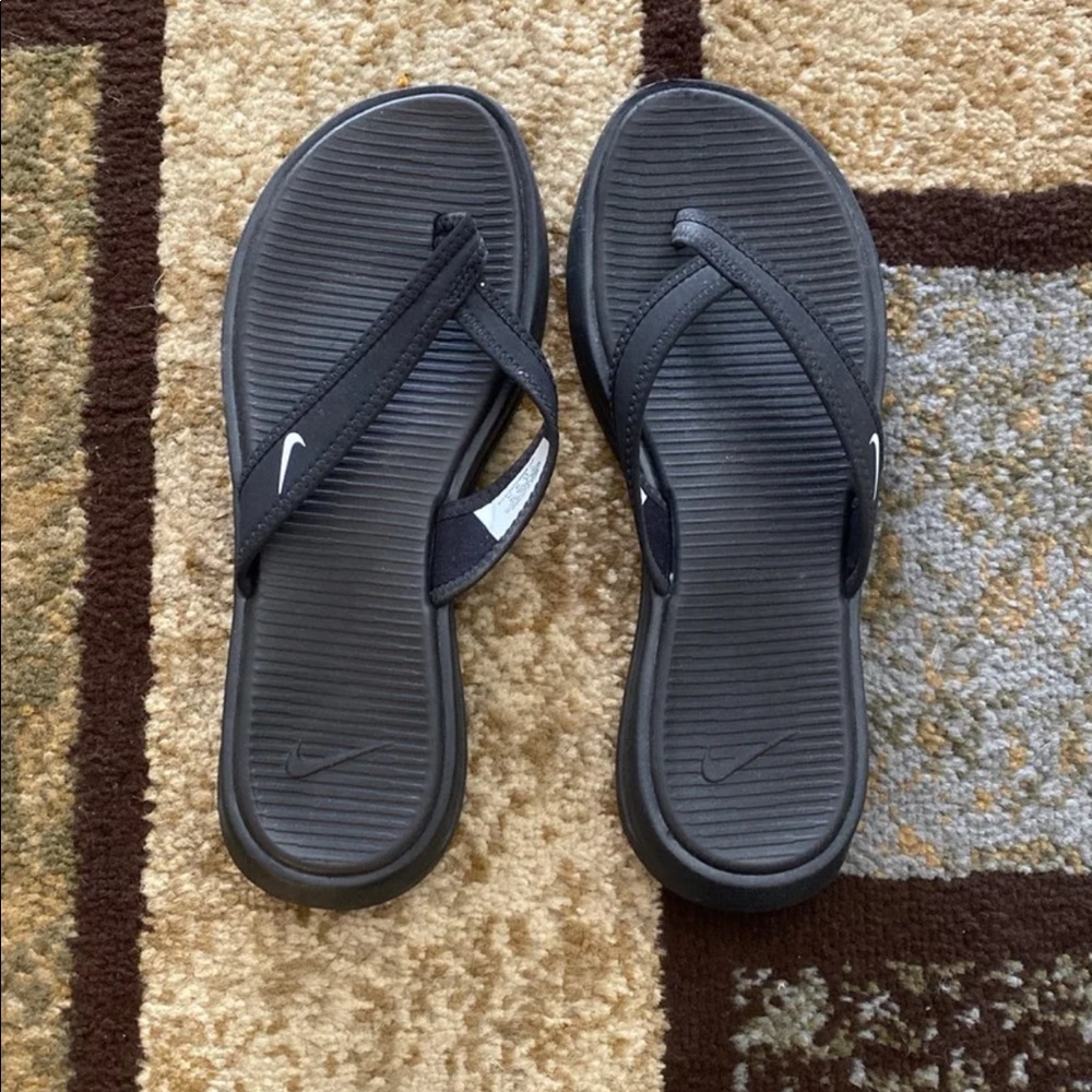 Nike Flip Flops